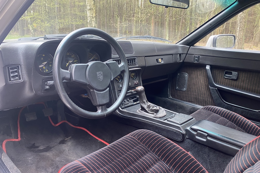 porsche 944 wnętrze