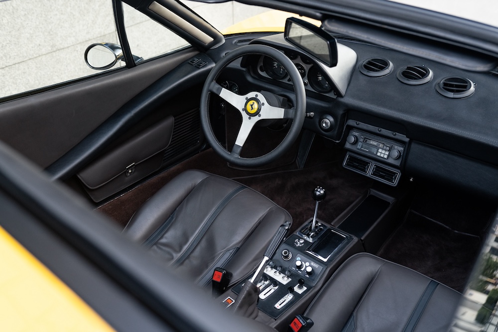 Ferrari 308 GTS Giallo